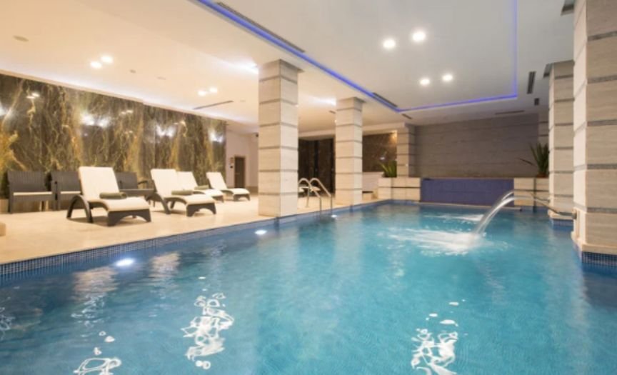 10. Pools and Integrated Spas