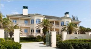 luxury home vs mansion differences