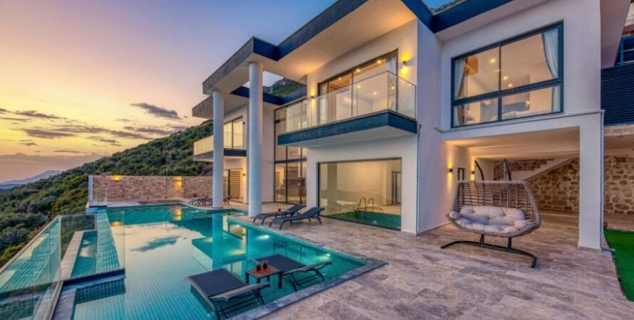 What Makes a Home a Luxury Property? 7 Defining Traits