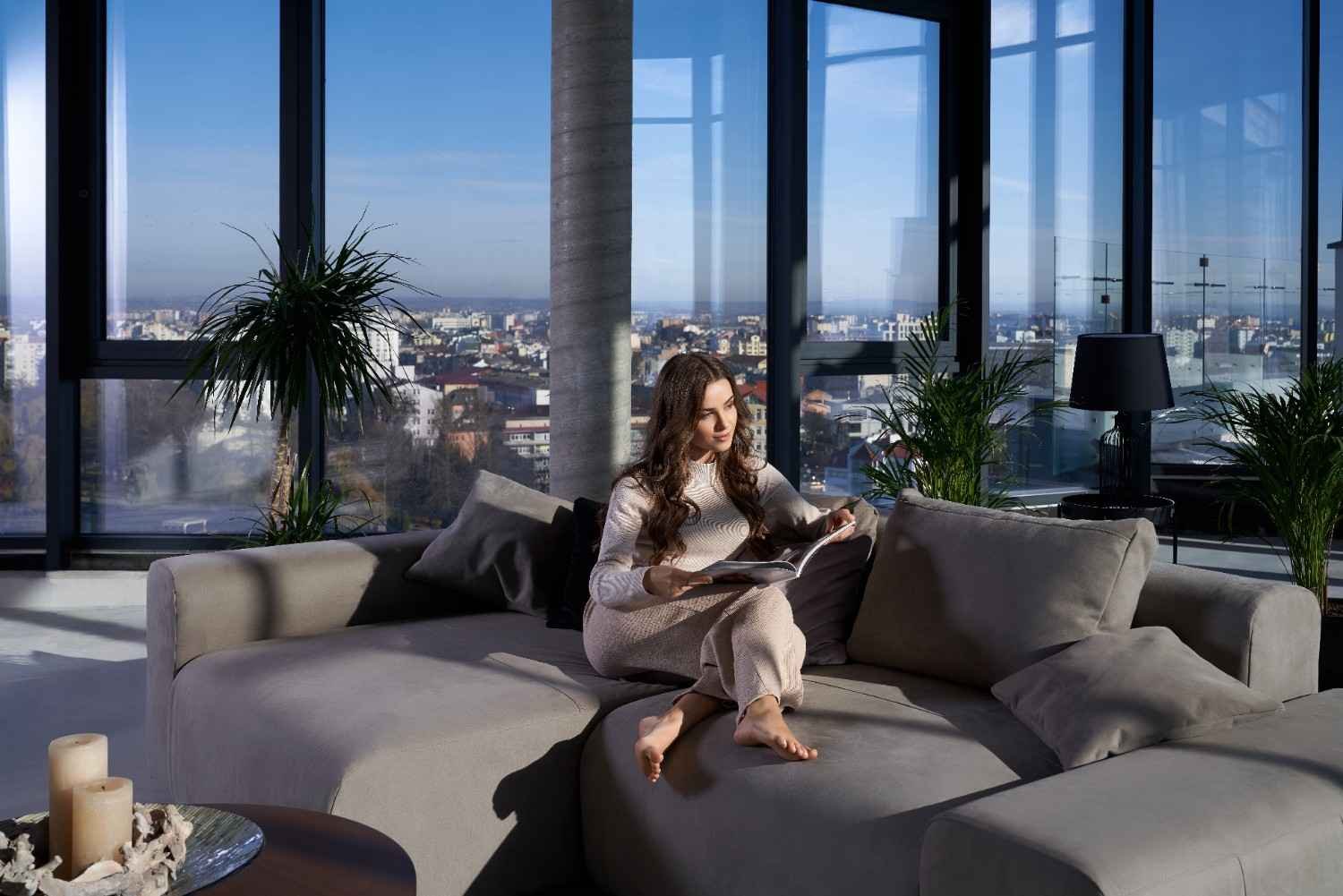Energy-Efficient Features in Luxury Homes: Smarter Luxury